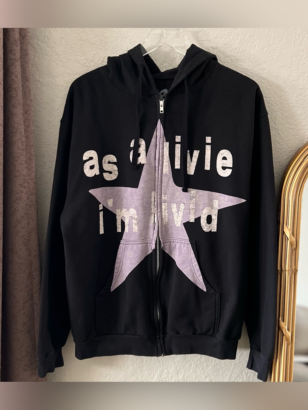 Olivia Rodrigo As A Livie Im Livid Zip-Up Hoodie Women’s Size L